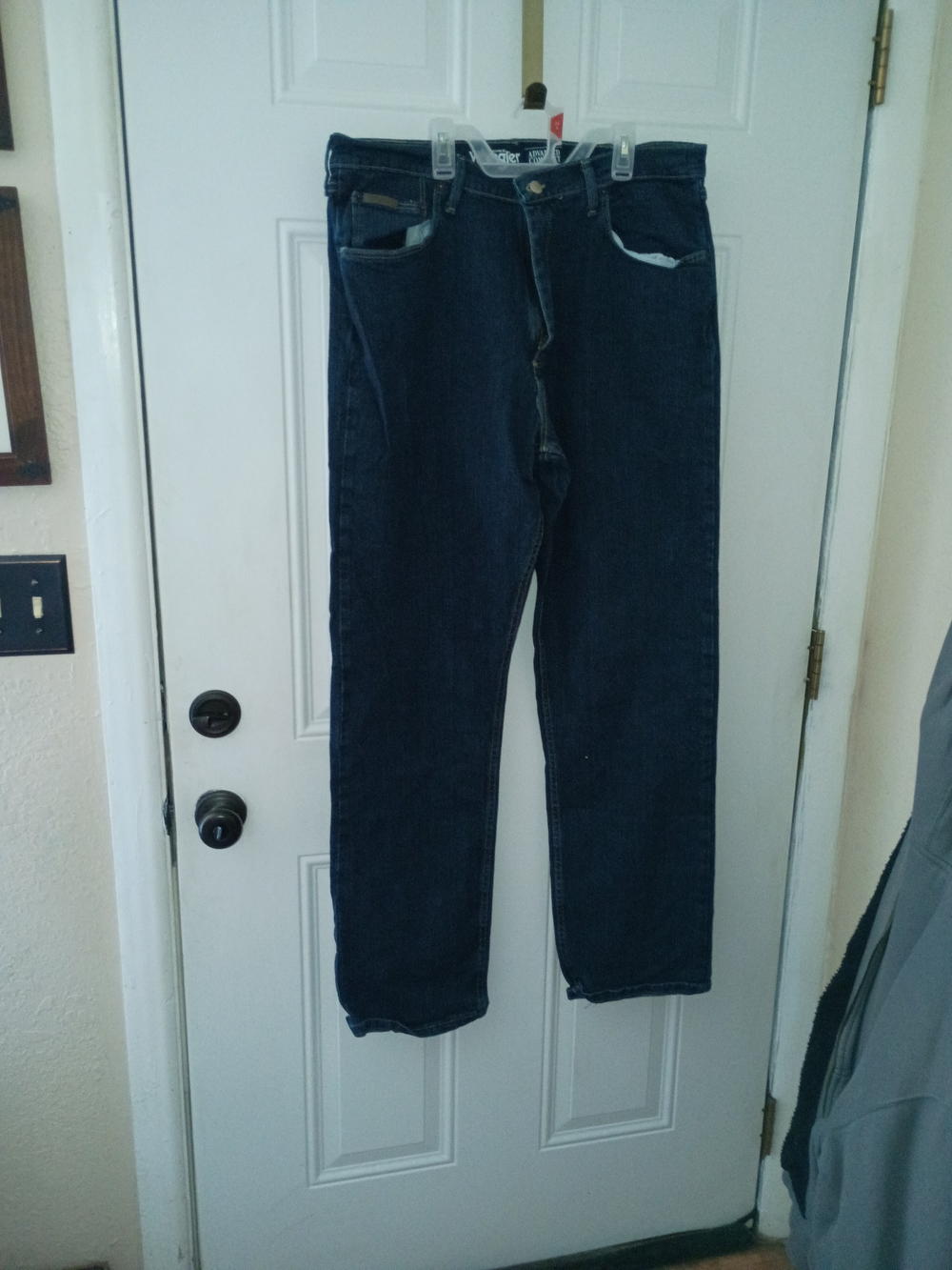 Wrangler Dark Blue Relaxed Fit Men's Jeans